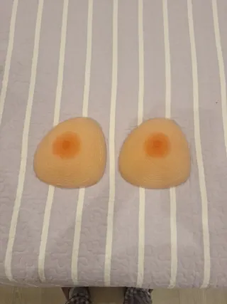 Prótesis de silicona.