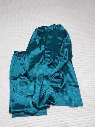 Pijama satén verde talla única