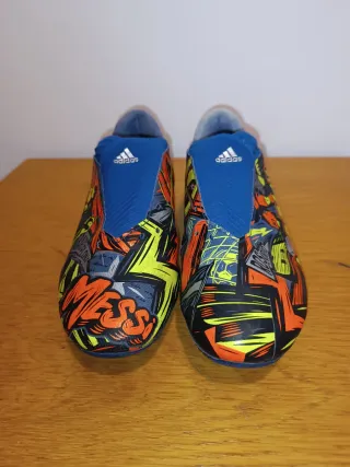 Botas Nike y Adidas Messi