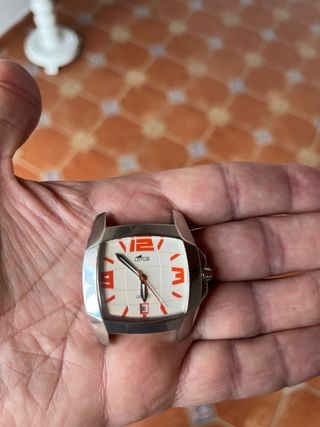 Reloj Lotus Cuarzo Naranja y Blanco
muy buen estas
