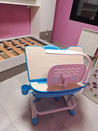 Escritorio y silla infantil regulable