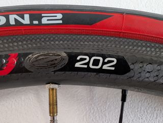 Roda Frente Zipp 202 Firecrest Carbono