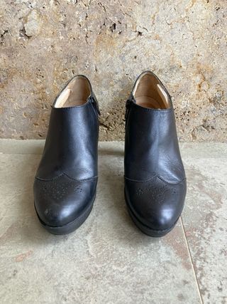 Zapatos de tacón negros UNISA