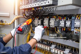 Electricista y instalación de agua 