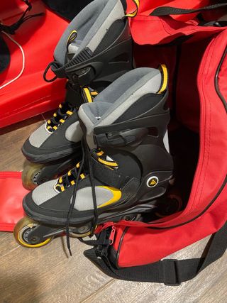 Patines en línea negros y grises 