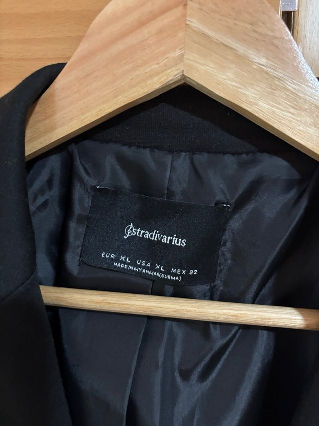 Americana blazer Stradivarius negra