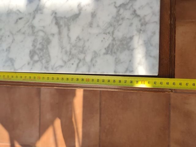 Tavolo in legno e marmo