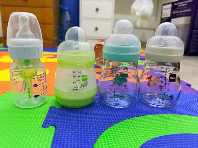 Lote 3 Biberones MAM y 1 de doctor browns