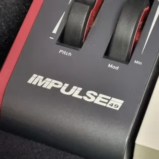Novation Impulse 49 Teclado Controlador