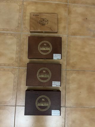 4 scatole di sigari vuote