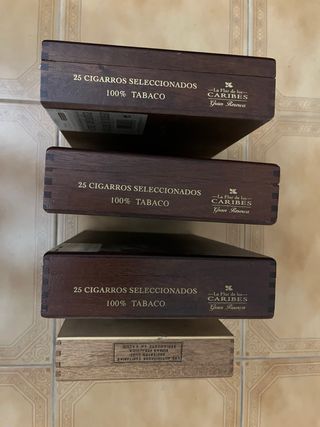4 scatole di sigari vuote