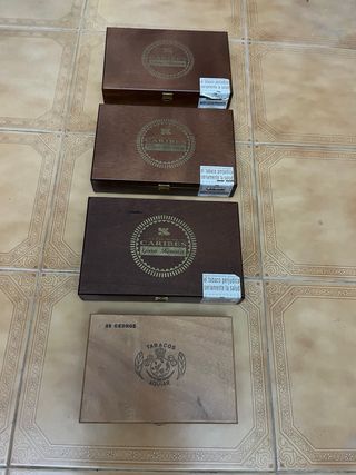 4 scatole di sigari vuote
