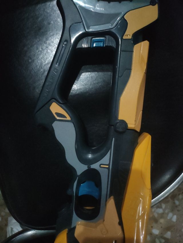 Pistola Nerf Eléctrica Naranja pilas incluidas