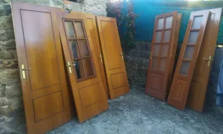 Seis puertas de madera Alto 2 metros y ancho 70