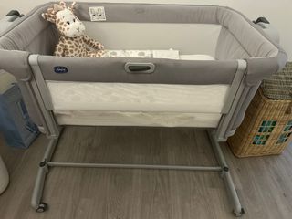 Cuna colecho Chicco Next2Me Magic Evo Gris