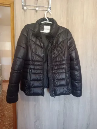 Abrigo acolchado negro mujer