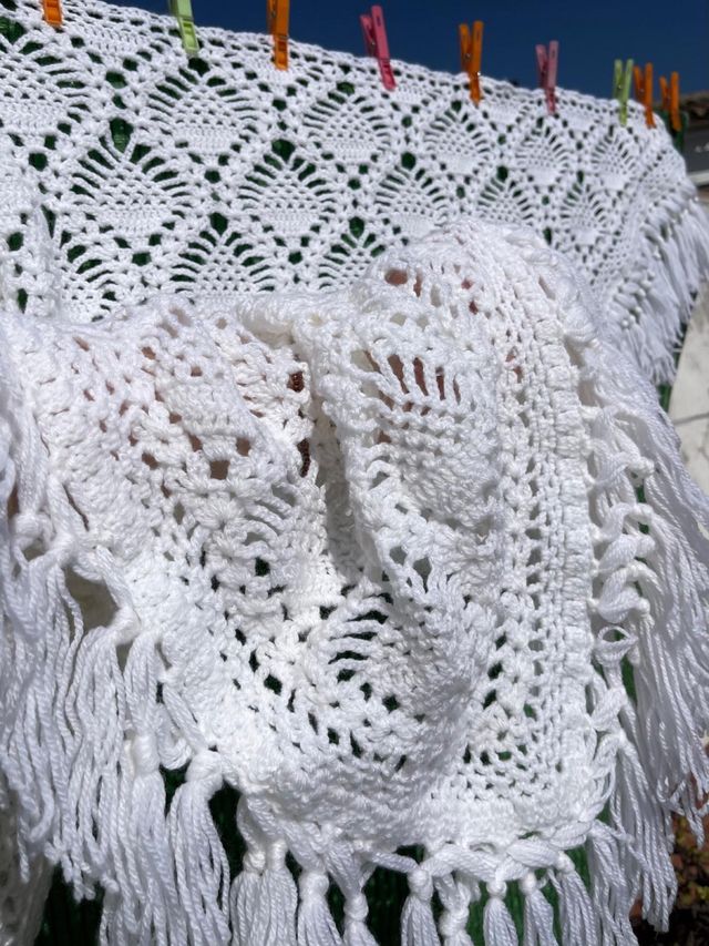 Manton de ganchillo hecho a mano PERFECTO