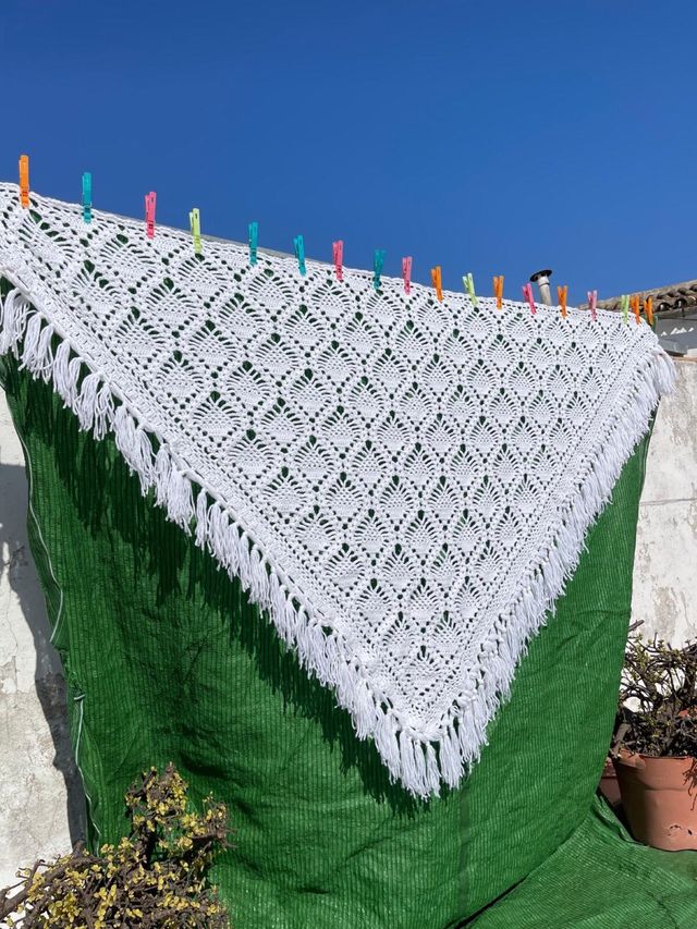 Manton de ganchillo hecho a mano PERFECTO