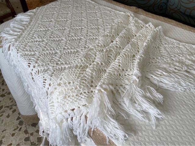 Manton de ganchillo hecho a mano PERFECTO