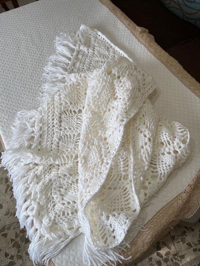 Manton de ganchillo hecho a mano PERFECTO