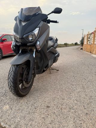 Yamaha X-MAX 400