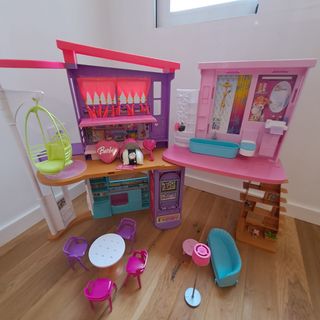 Casa vacanze Barbie Malibu + Orologio Barbie 