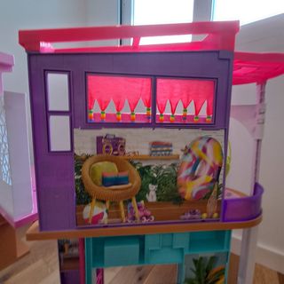 Casa vacanze Barbie Malibu + Orologio Barbie 