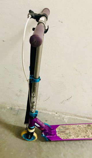 Patinete Oxelo Morado del Decatlón 