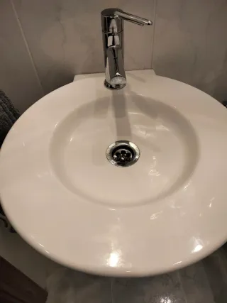 Lavabo blanco.