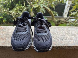 Scarpe da ginnastica nere e grigie