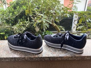 Scarpe da ginnastica nere e grigie