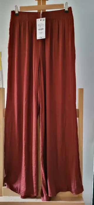 Pantalón ancho granate talla M nuevo