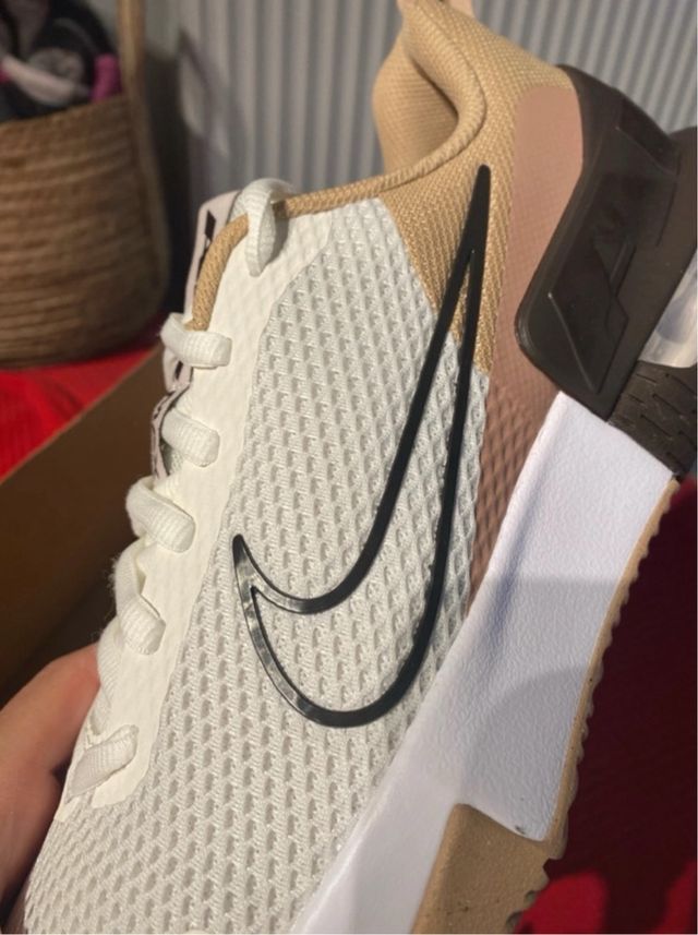 Zapatillas Nike Air Max Beige y Blancas