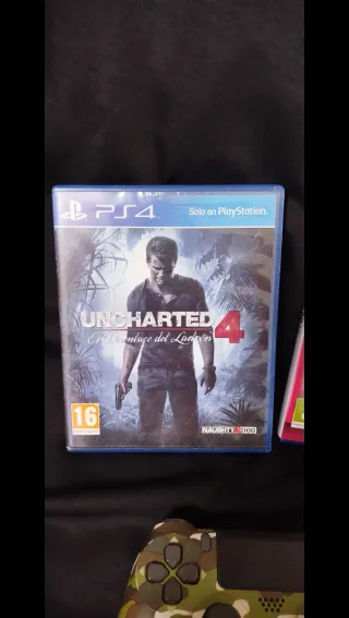 Mando PS4 + Juegos Uncharted 4 y FIFA 20