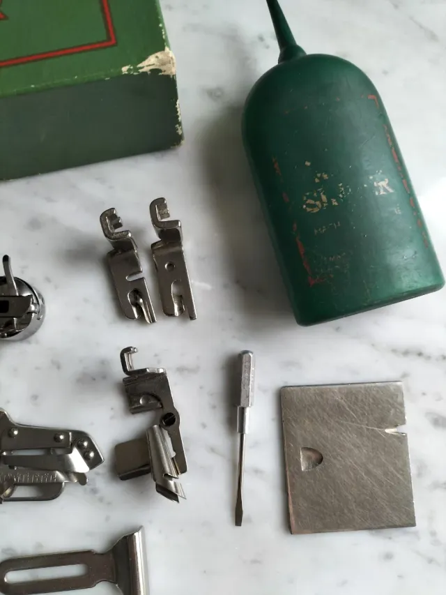 Caja Accesorios Singer Antigua