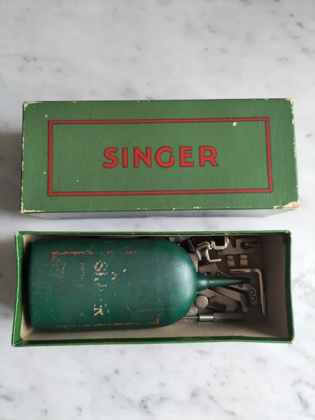 Caja Accesorios Singer Antigua