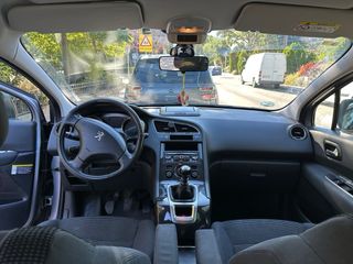 Peugeot 5008 2015