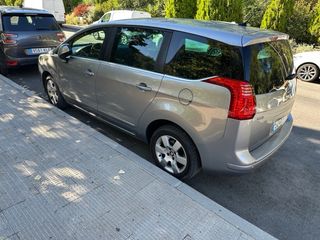Peugeot 5008 2015