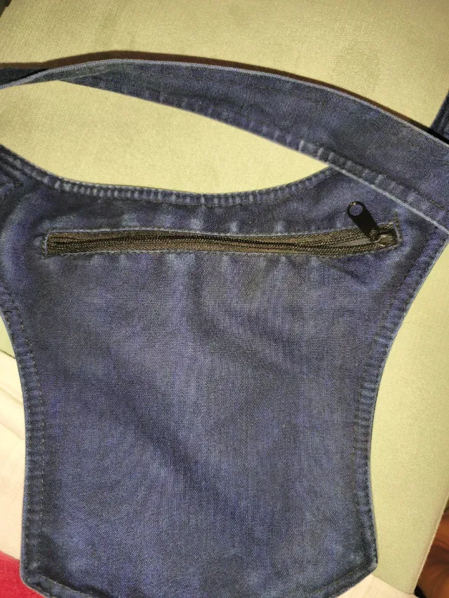 Riñonera vaquera con bolsillo verde