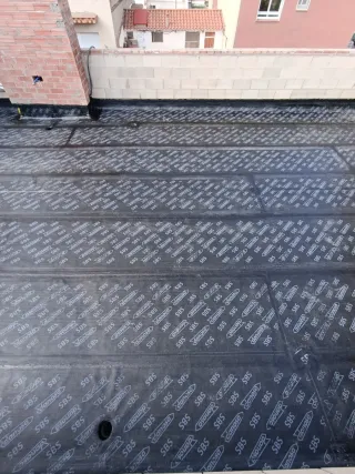 Filtraciones, paleta, albañil, humedades.