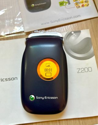 Sony Ericsson Z200 con scatola originale