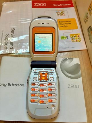 Sony Ericsson Z200 con scatola originale