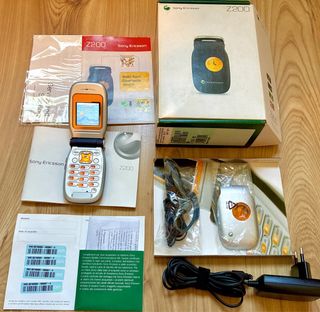 Sony Ericsson Z200 con scatola originale