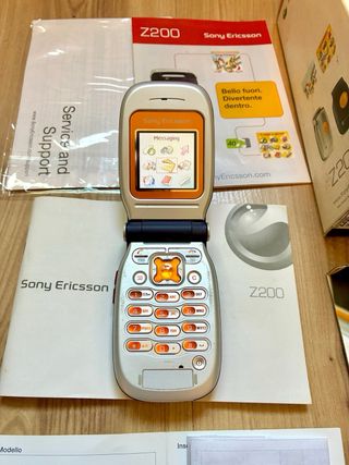 Sony Ericsson Z200 con scatola originale
