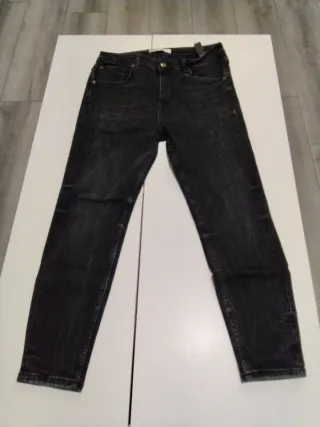 Pantalón vaquero Zara elástico negro