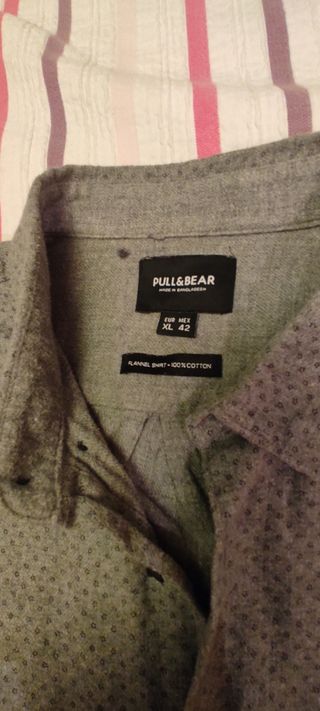 Camisa gris estampada