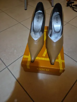 Scarpe décolleté Sasch beige usate