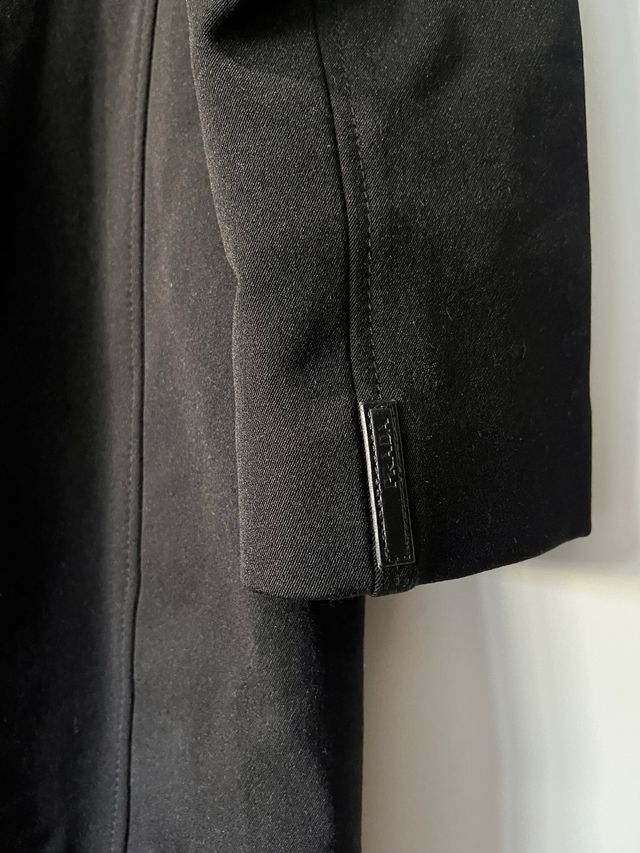 Abrigo Prada Negro Largo Vintage