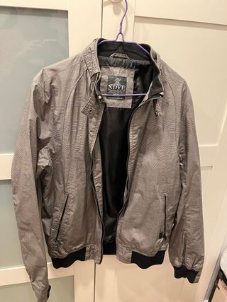 Cazadora bomber Pull&Bear gris talla M