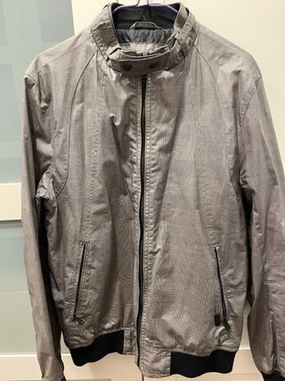 Cazadora bomber Pull&Bear gris talla M